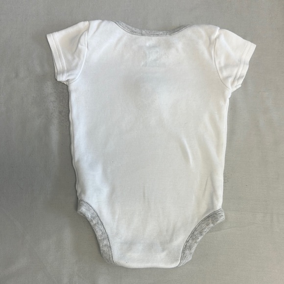 Disney - Winnie the Pooh - White and Gray Bodysuit with embroidered Winnie - Picture 3 of 4
